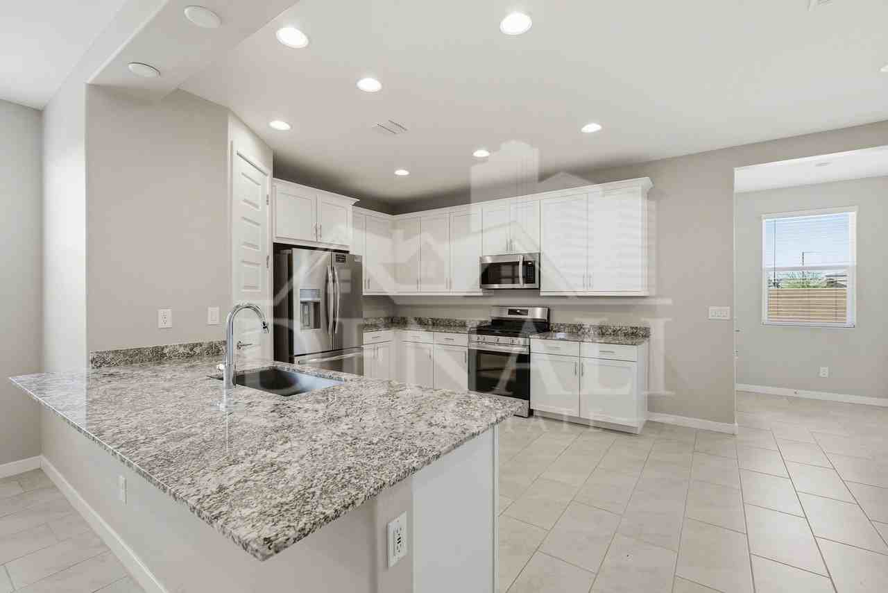 16692 W Alameda Rd - Photo 7 of 29