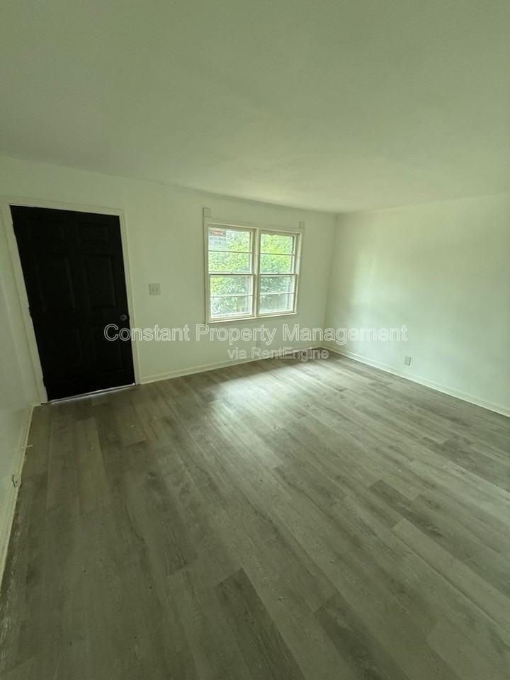 4158 Log Cabin Dr - Photo 5 of 23