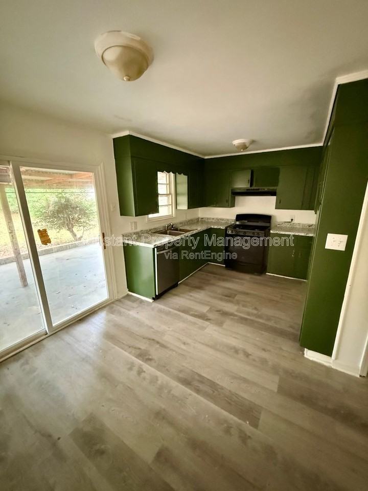 4158 Log Cabin Dr - Photo 6 of 23