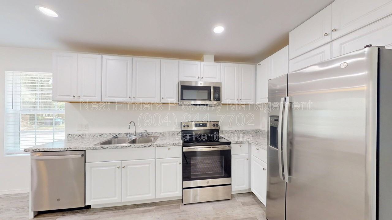 2220 Flesher Ave - Photo 4 of 18