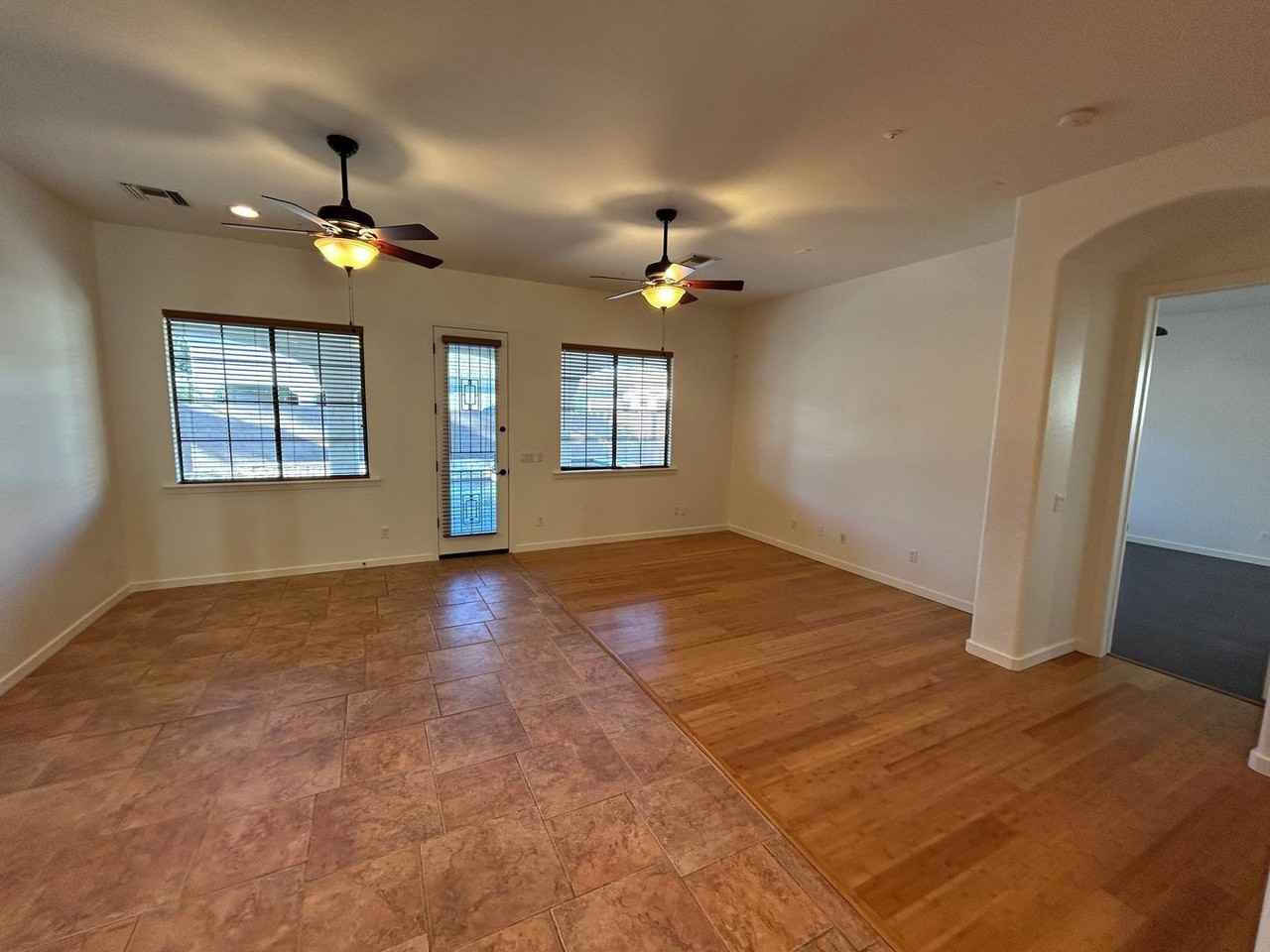 831 W Sycamore Ct - Photo 6 of 34