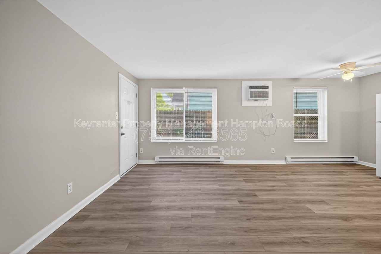 6249 Alexander St #B - Photo 5 of 15