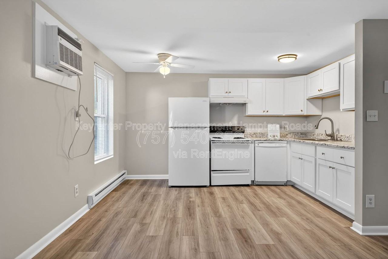 6249 Alexander St #B - Photo 6 of 15