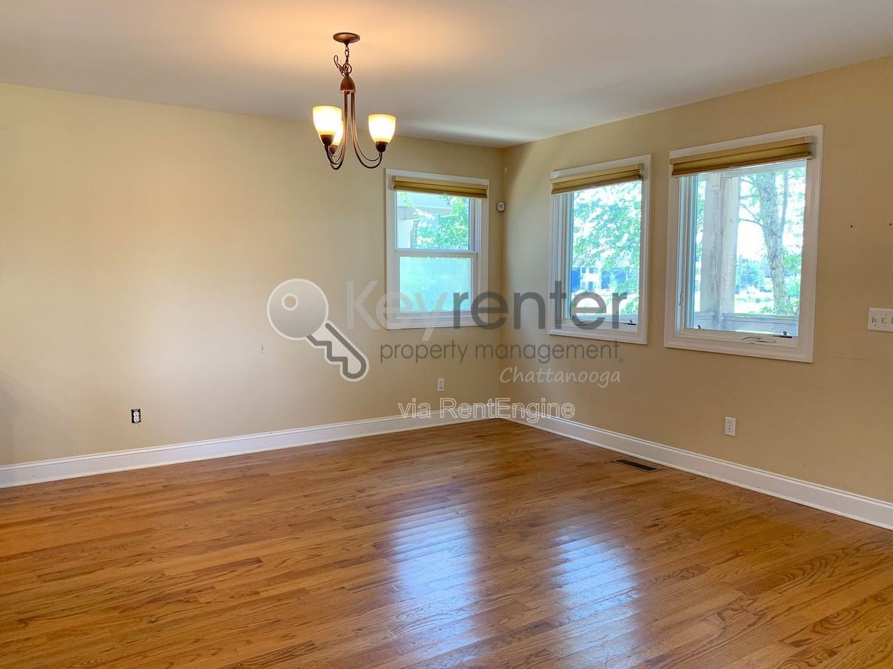 630 E 17th St - Photo 7 of 26