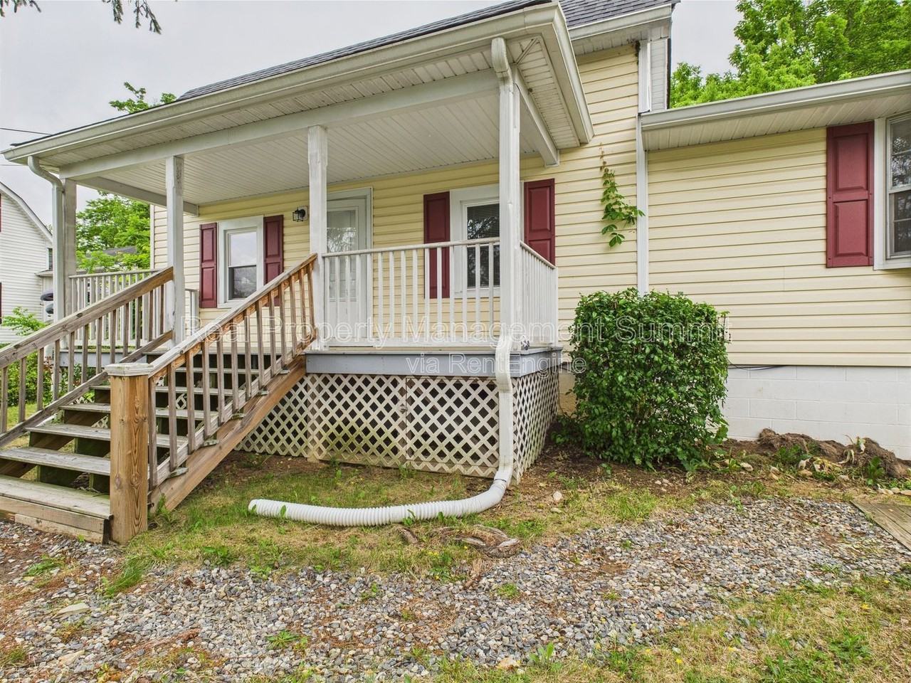 1036 Albemarle Ave - Photo 2 of 24
