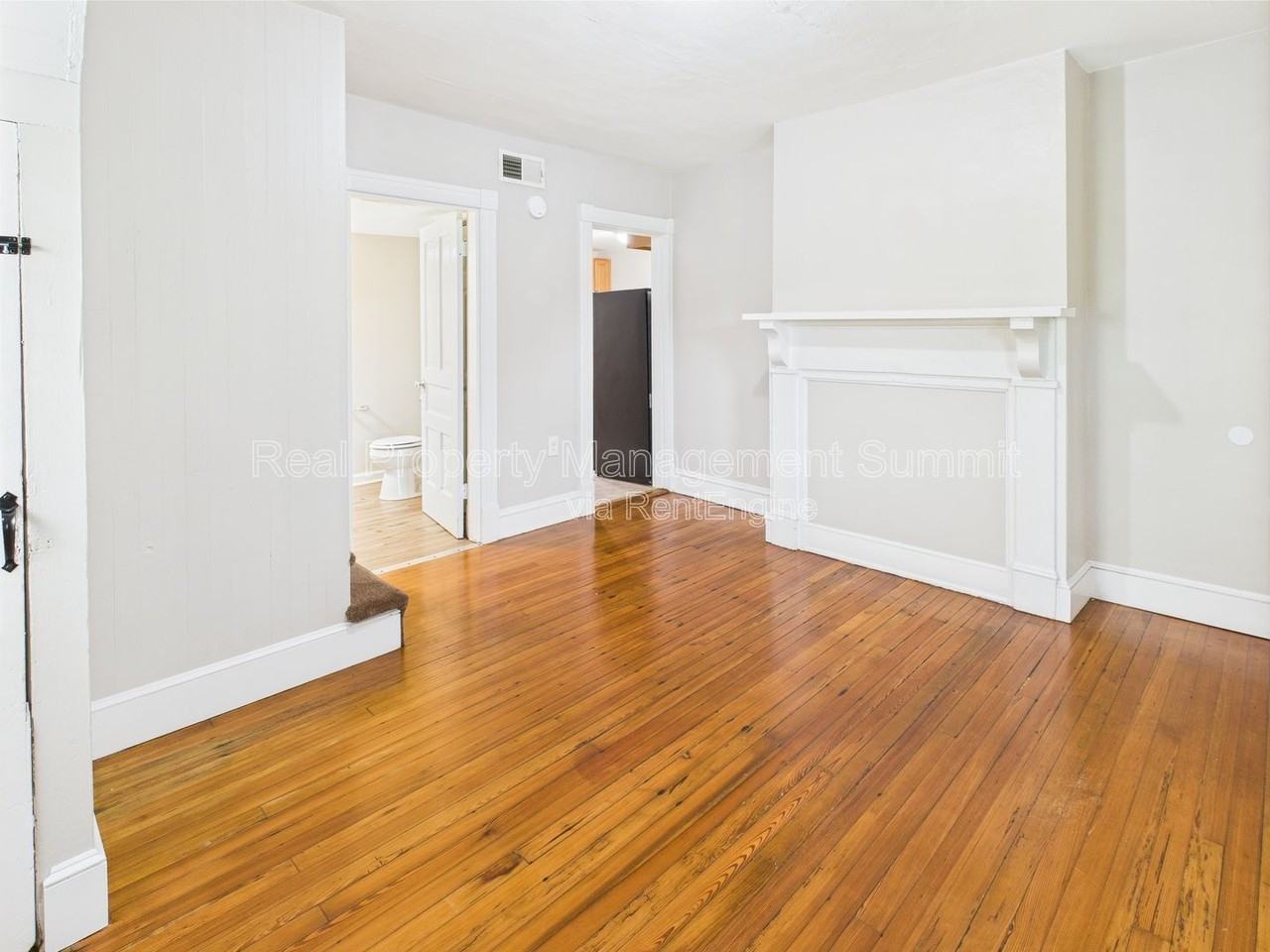 1036 Albemarle Ave - Photo 4 of 24