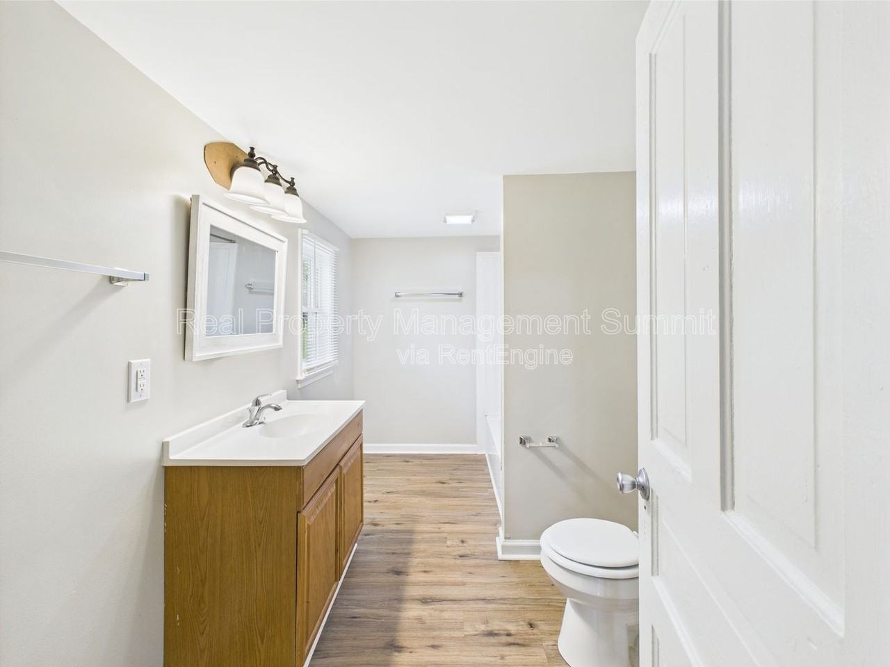 1036 Albemarle Ave - Photo 6 of 24