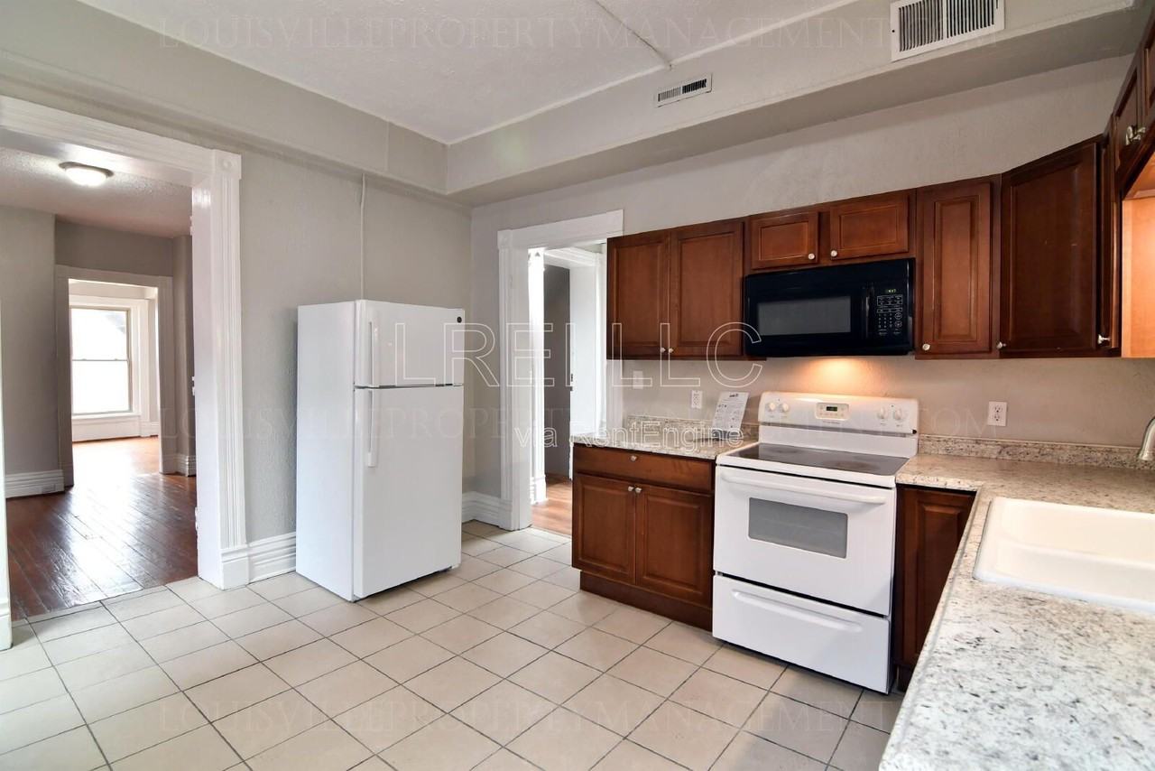 607 W Saint Catherine St #2 - Photo 6 of 18