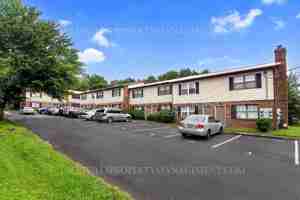 featured image of 621 Westport Rd #1