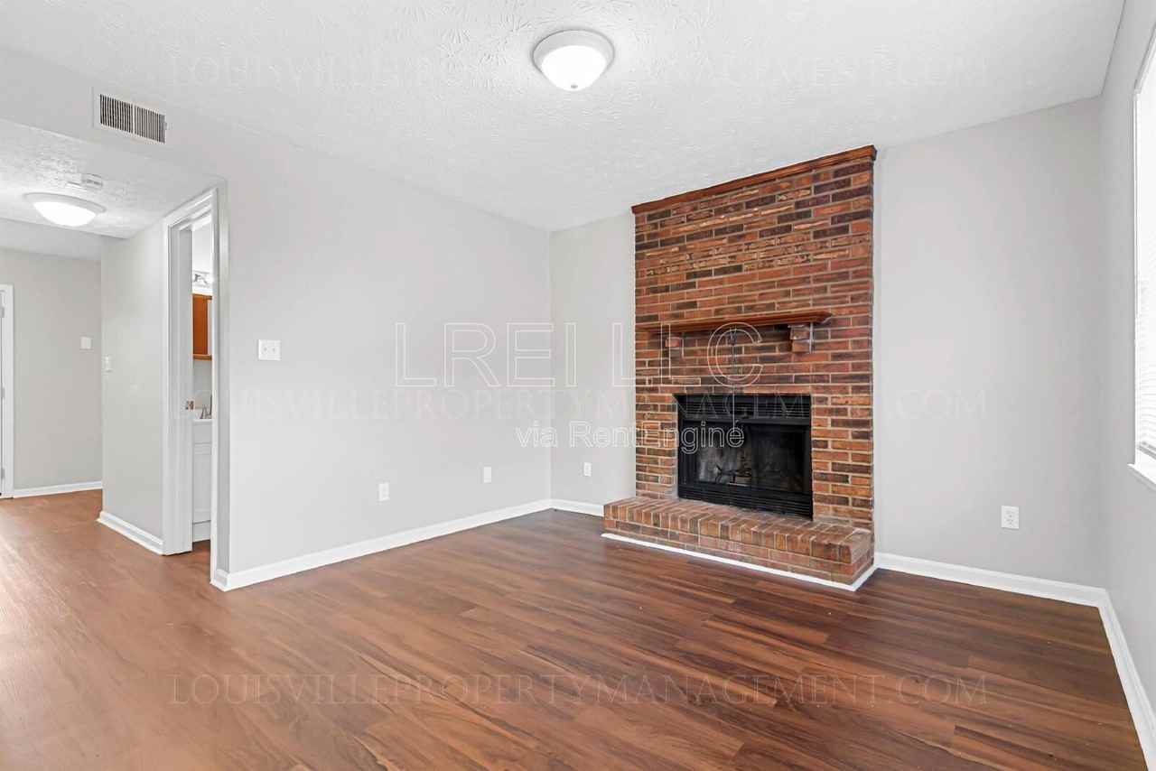 621 Westport Rd #1 - Photo 3 of 18