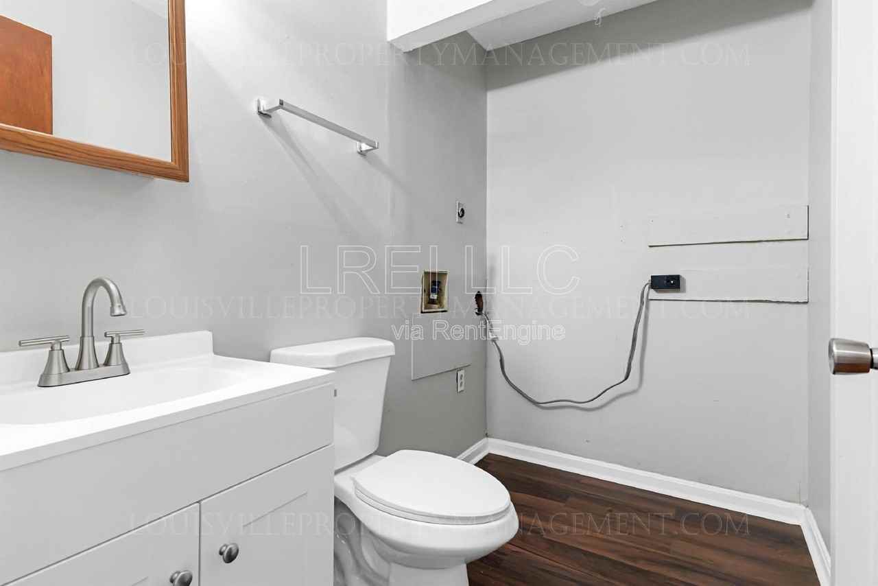 621 Westport Rd #1 - Photo 5 of 18