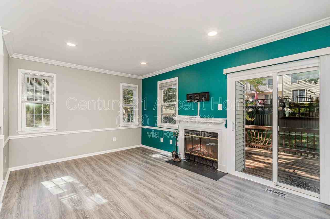 8512 Laurel Oak Dr - Photo 5 of 40