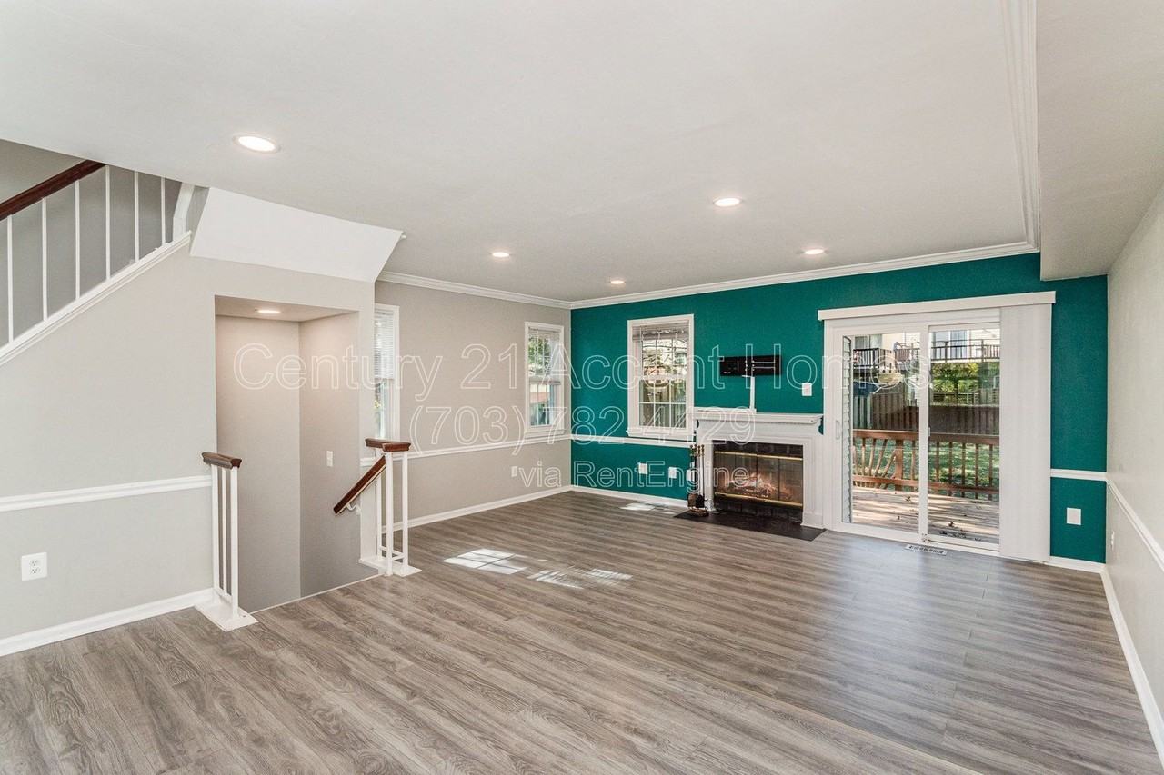 8512 Laurel Oak Dr - Photo 6 of 40
