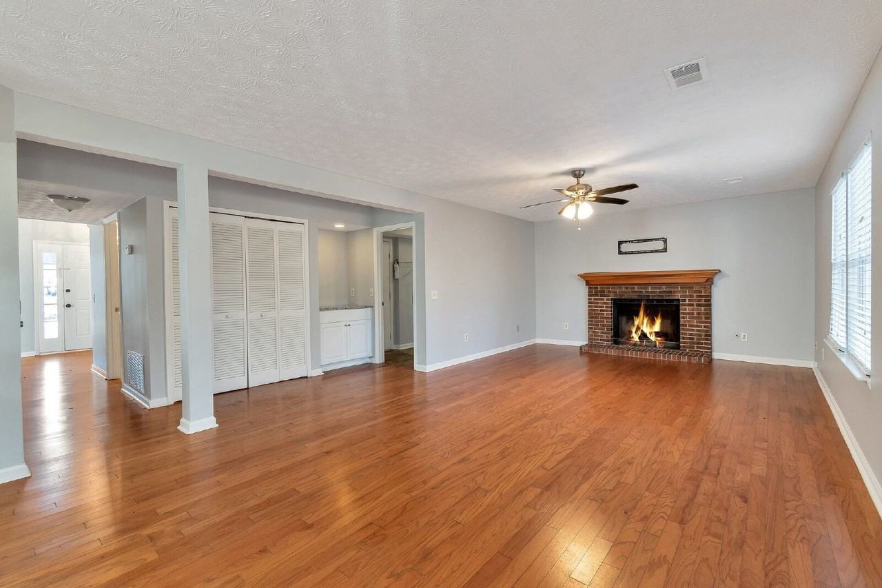 4641 Hampton Chase Ne - Photo 3 of 22