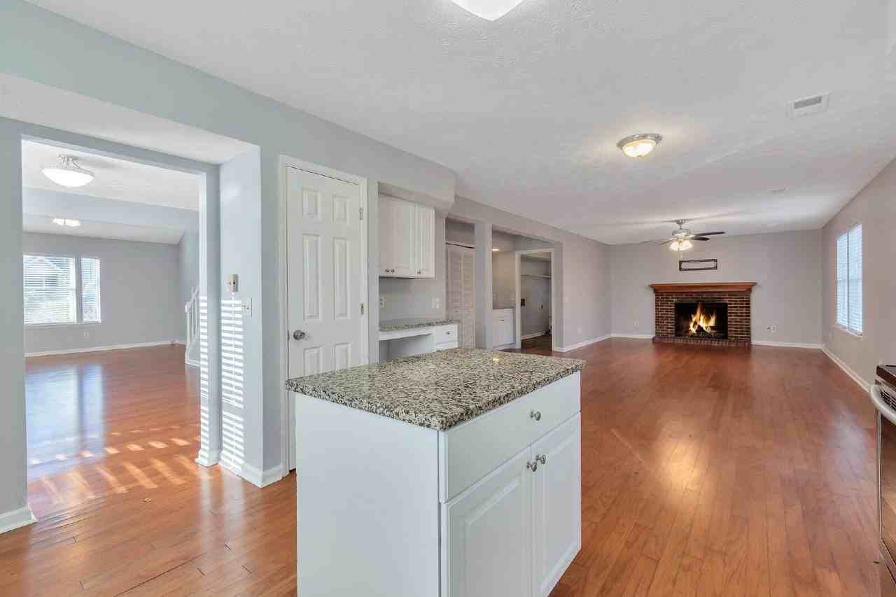 4641 Hampton Chase Ne - Photo 4 of 22