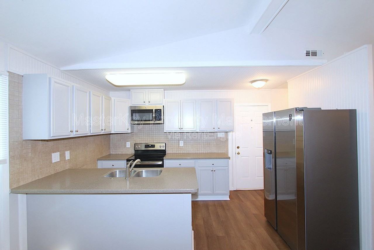 1610 Burnley Dr - Photo 4 of 19