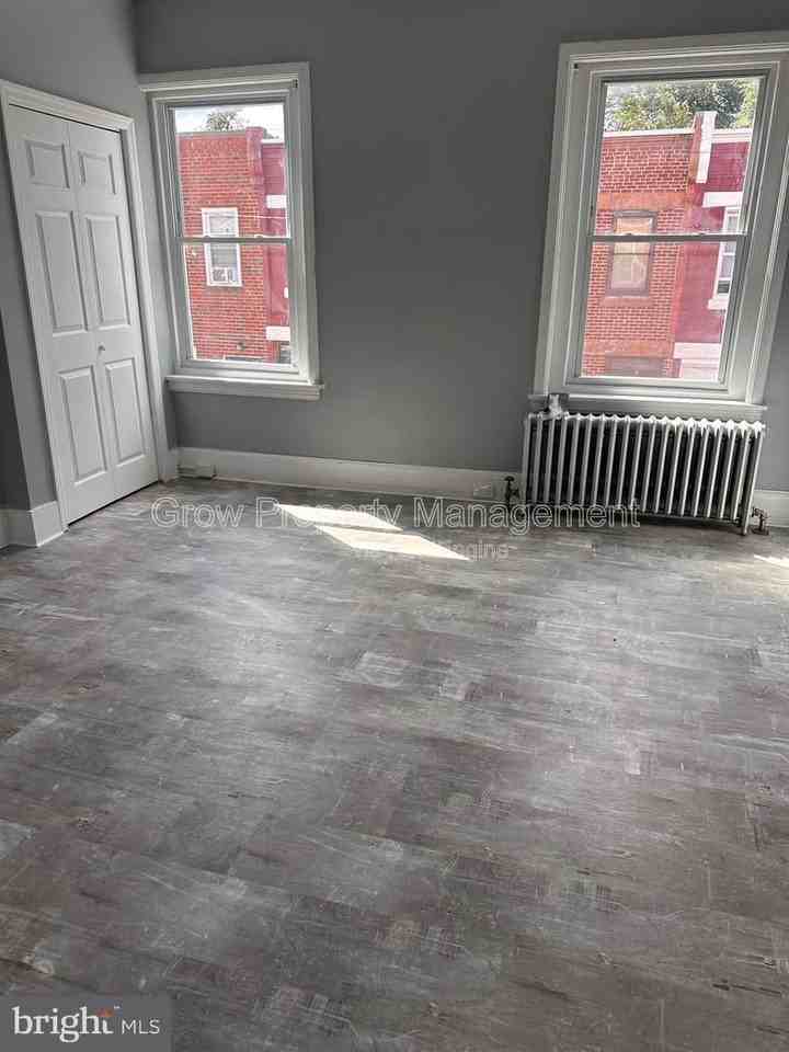 2343 N Woodstock St - Photo 3 of 9