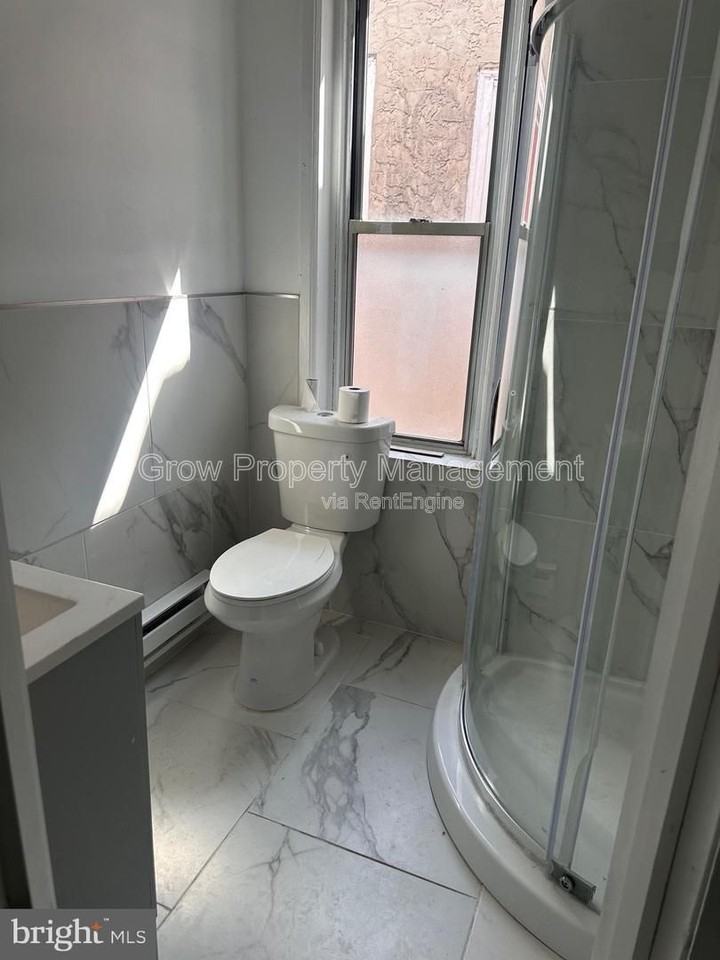 2343 N Woodstock St - Photo 6 of 9