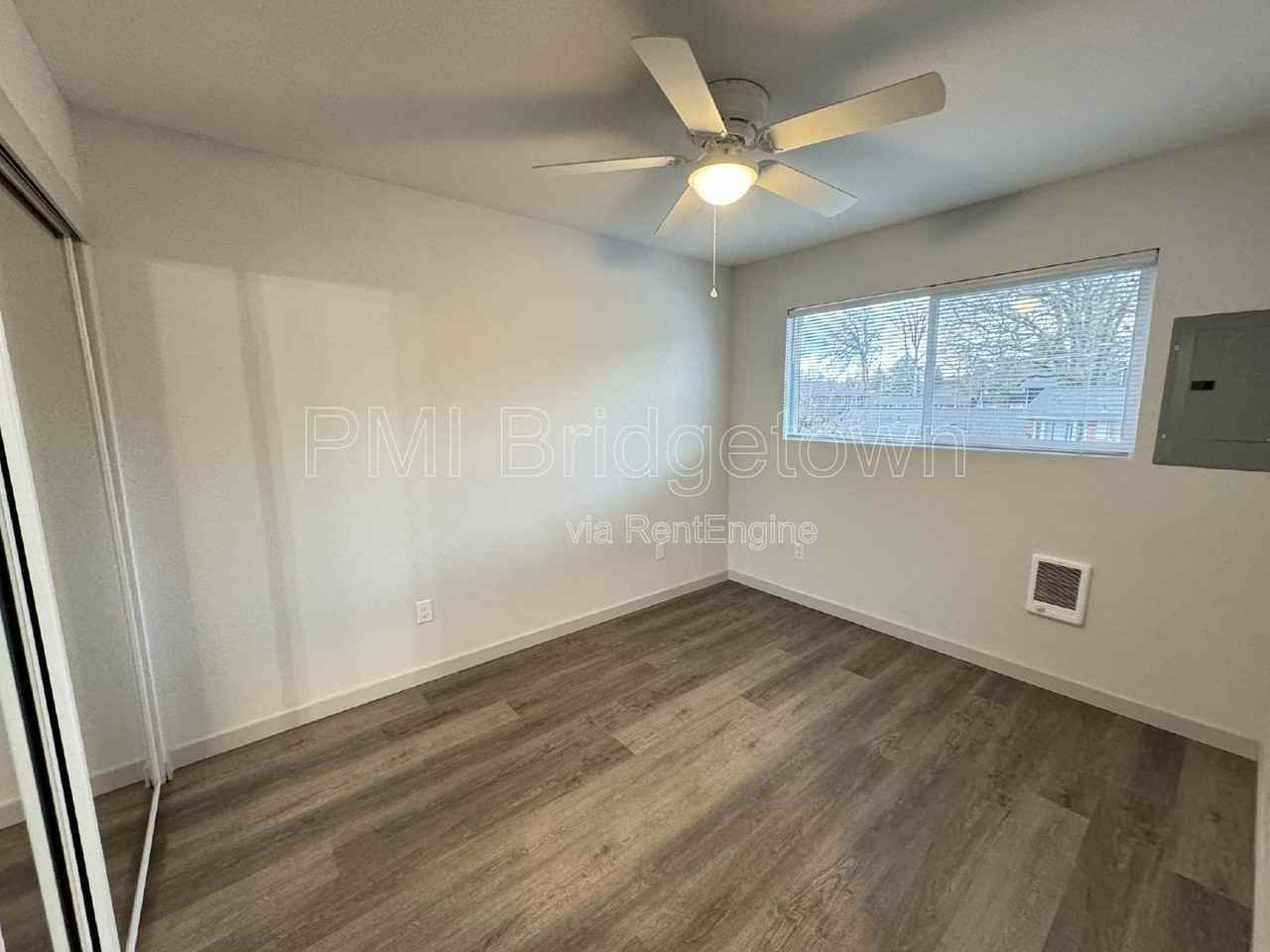 4800 Se Boardman Ave #6 - Photo 6 of 15