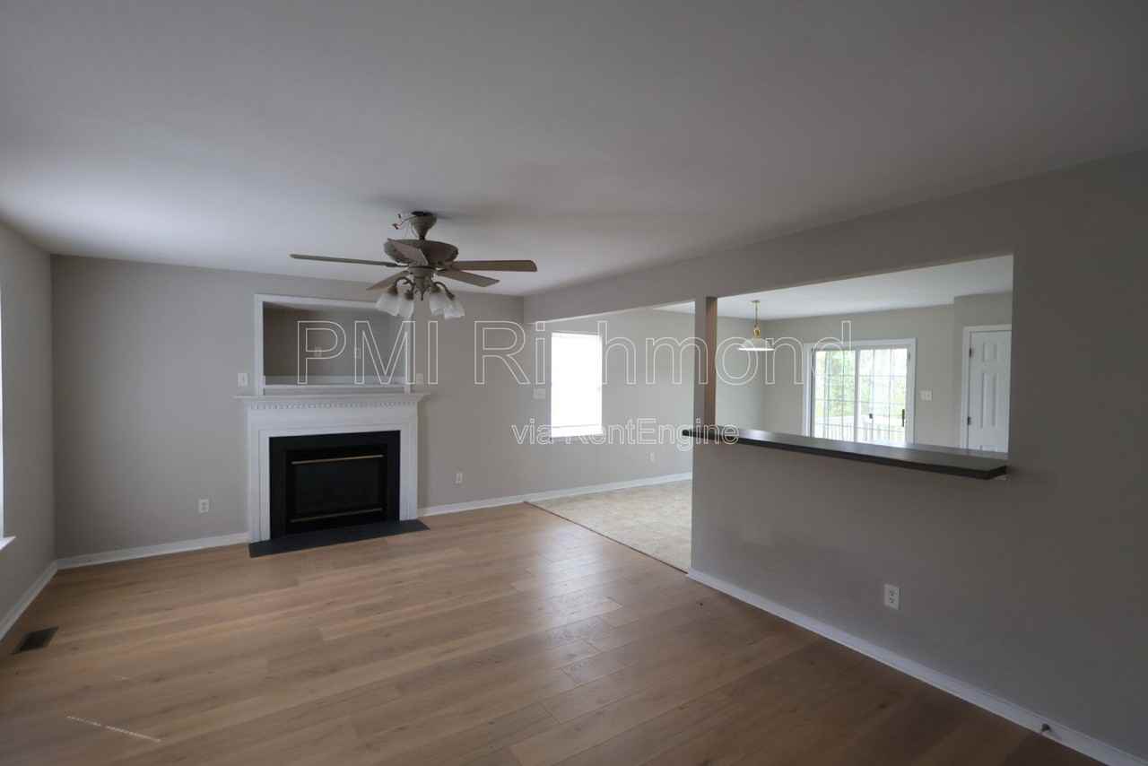 9824 Willow Glen Ct - Photo 2 of 17