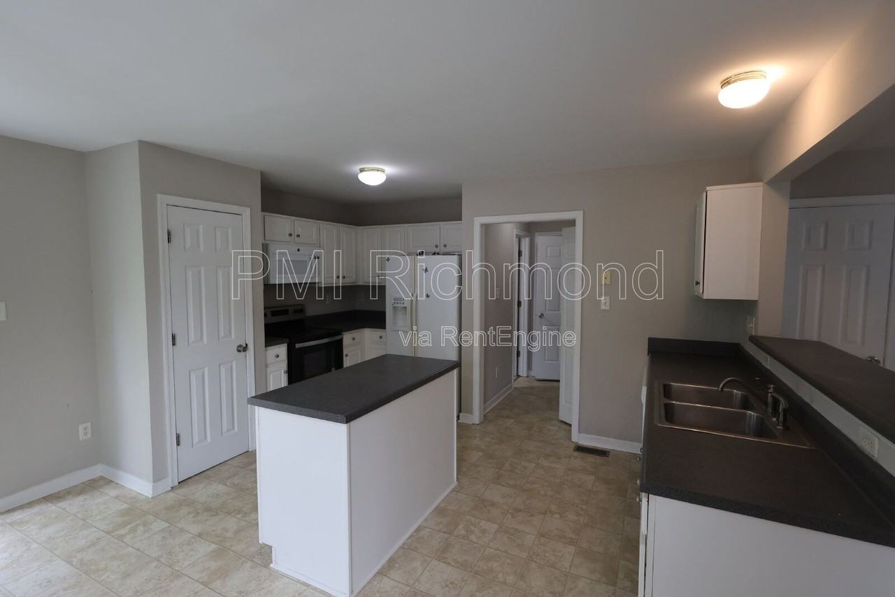9824 Willow Glen Ct - Photo 5 of 17