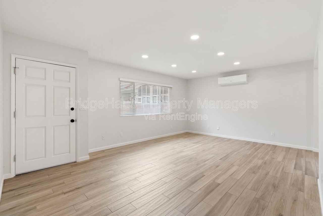 4745 Marlborough Dr - Photo 2 of 31