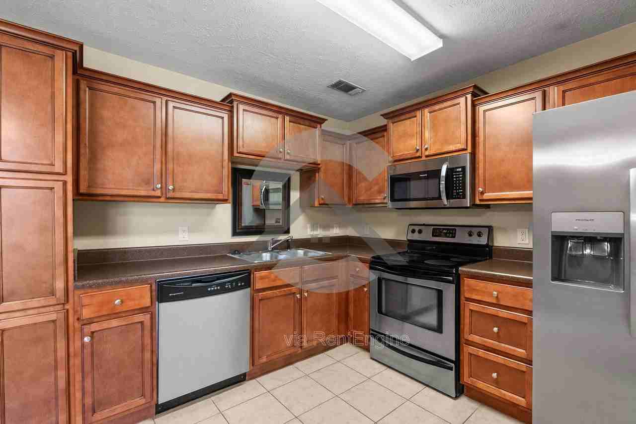 2340 Linda Dr - Photo 4 of 13