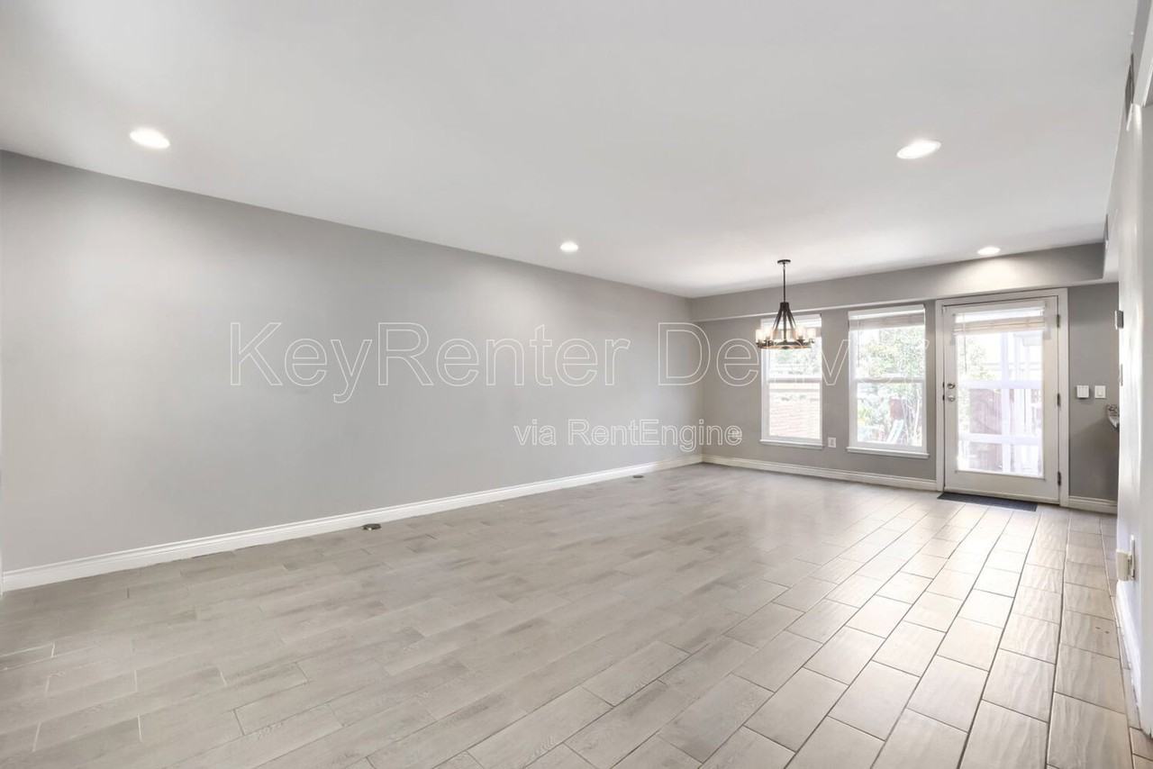 1201 Galapago St #94 - Photo 4 of 25