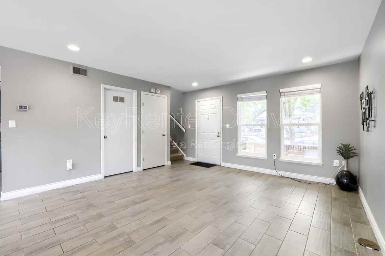 1201 Galapago St #94 - Photo 5 of 25