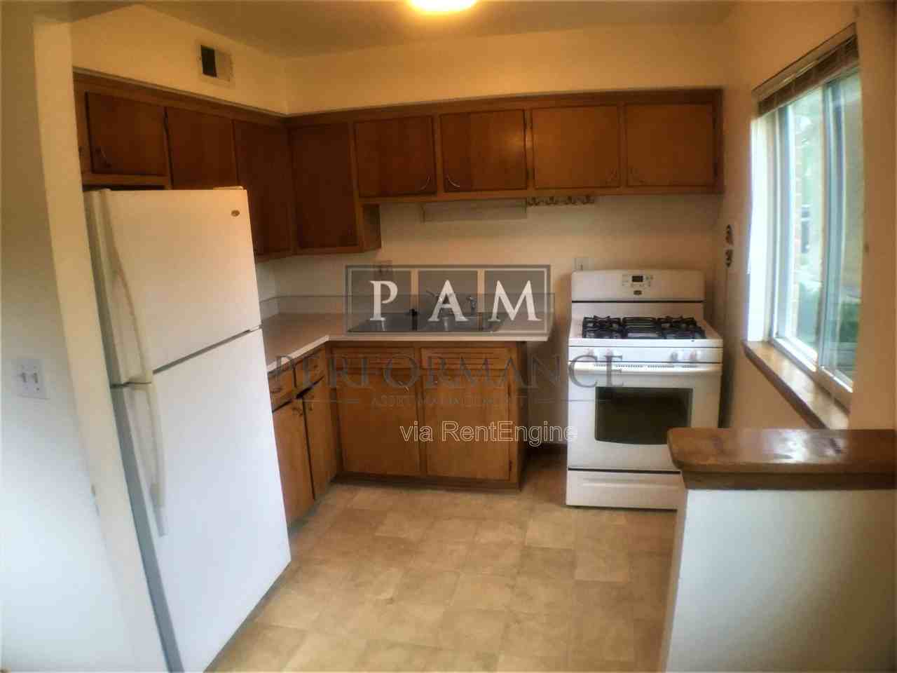 5327 N Mohawk Ave #2 - Photo 3 of 10
