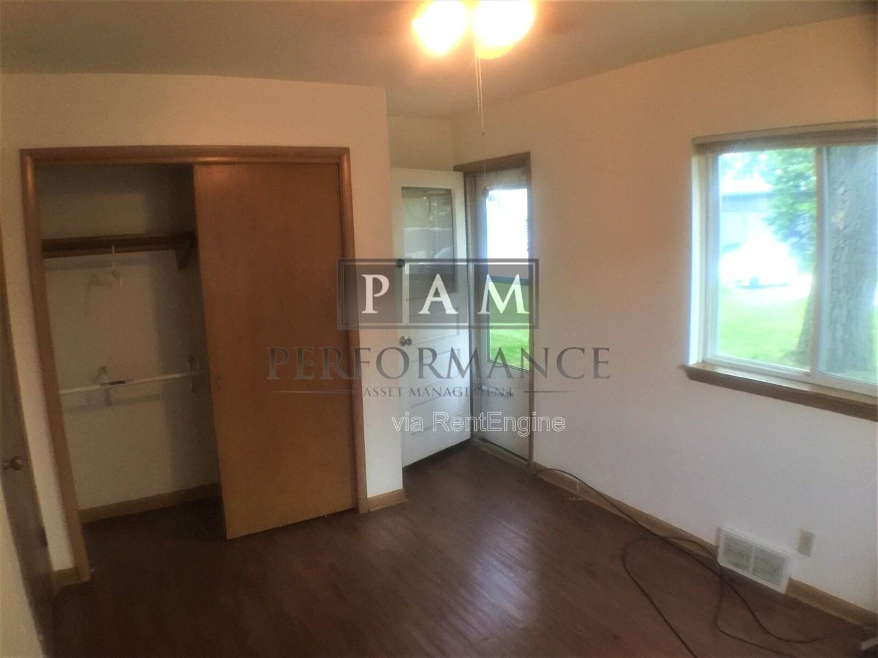 5327 N Mohawk Ave #2 - Photo 5 of 10