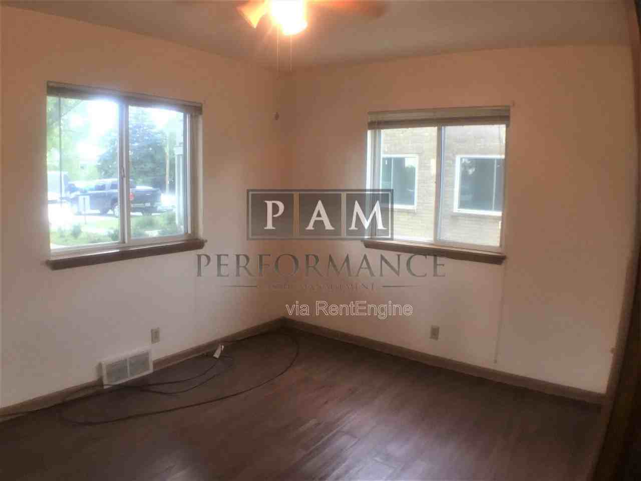 5327 N Mohawk Ave #2 - Photo 7 of 10