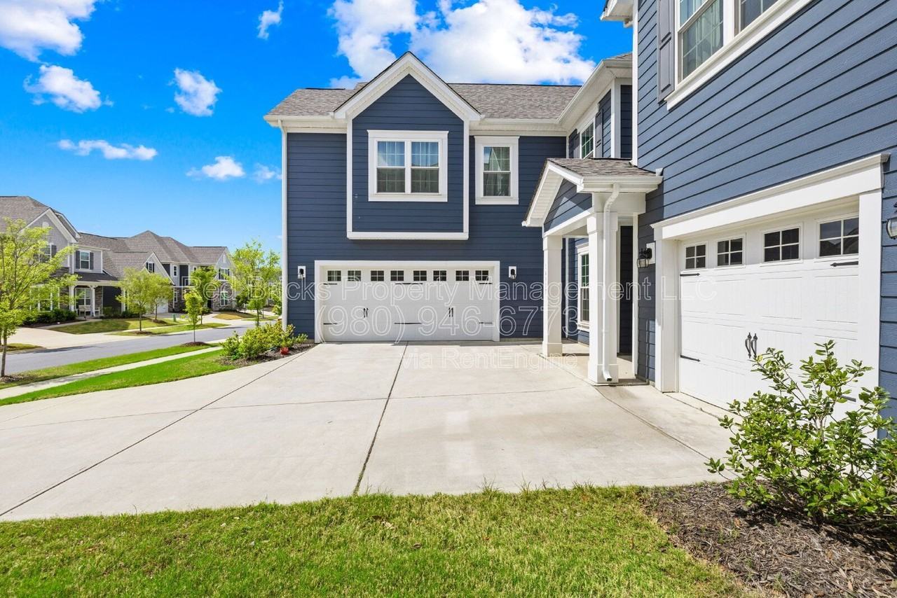 14917 Baldridge Dr - Photo 4 of 46