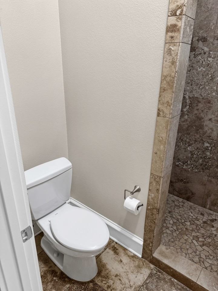 14 Scott Cres #1 - Photo 6 of 41