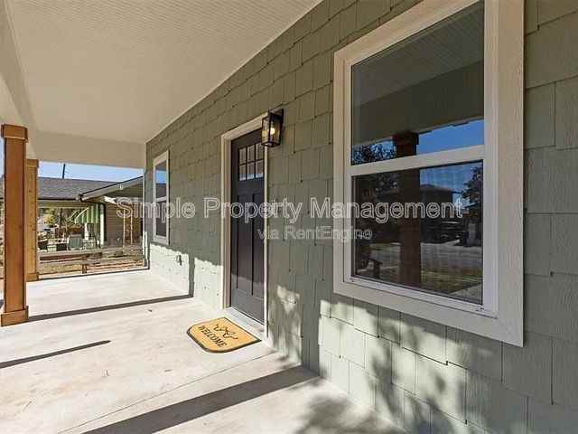 1951 Nw 11th St - Photo 2 of 35