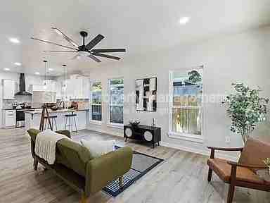 1951 Nw 11th St - Photo 3 of 35