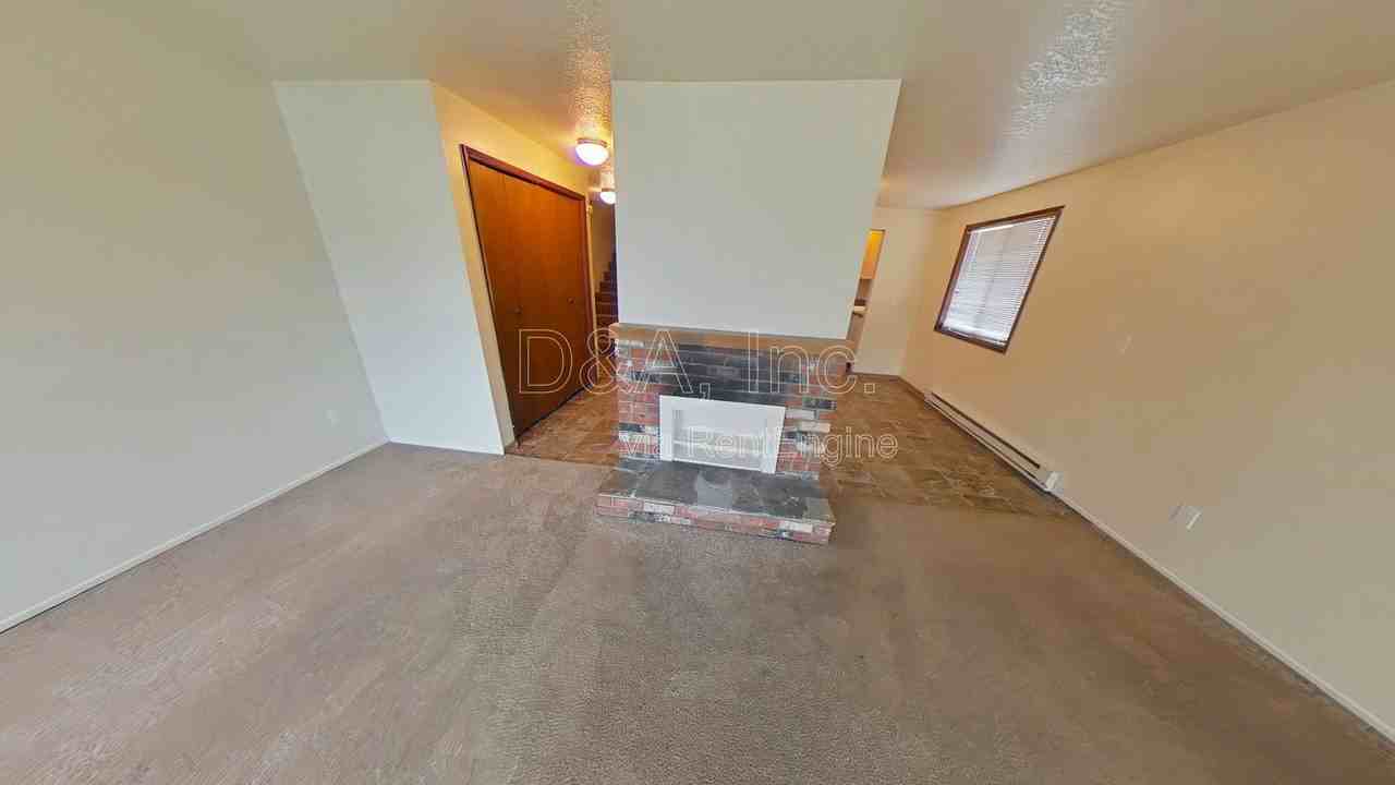 2527 Nw Grant Ave - Photo 3 of 10