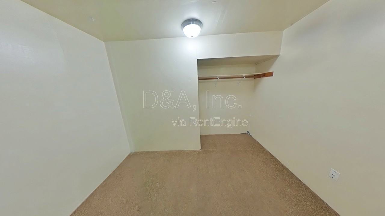 2527 Nw Grant Ave - Photo 5 of 10