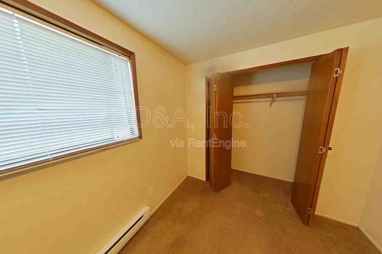 2527 Nw Grant Ave - Photo 7 of 10