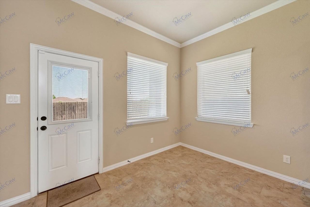 409 Rossville Dr - Photo 7 of 25