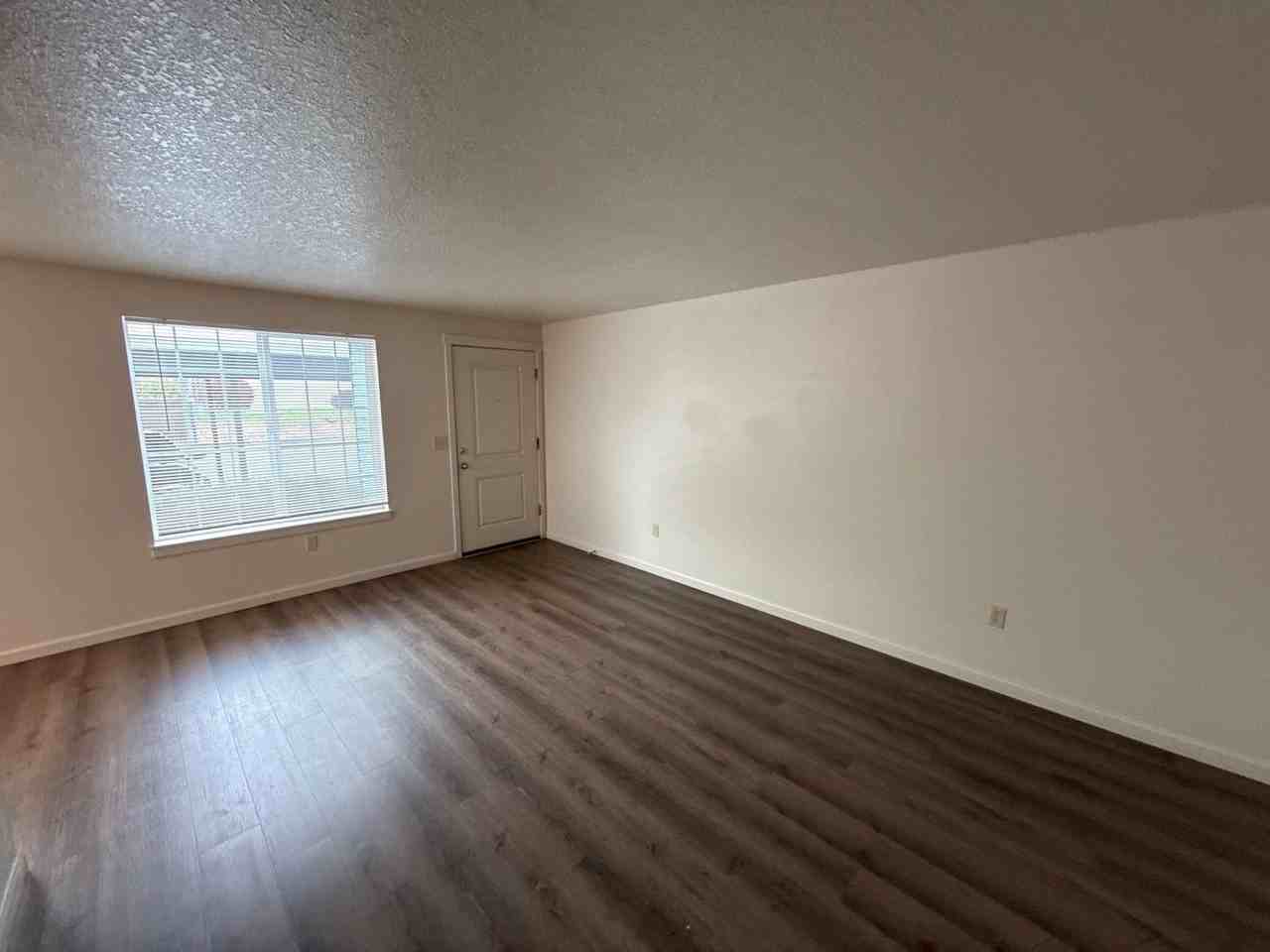 917 Bryan Ct - Photo 5 of 24
