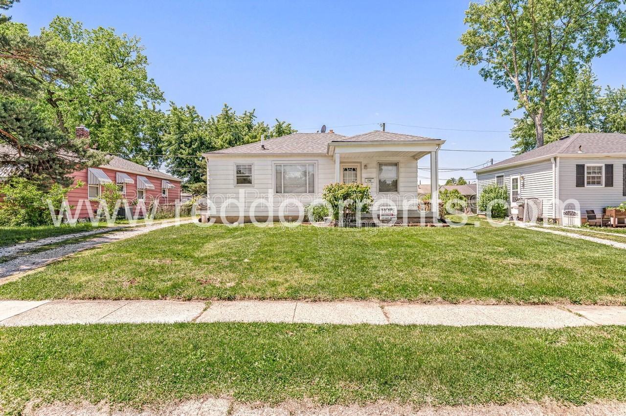 1742 N Whittier Pl - Photo 4 of 21