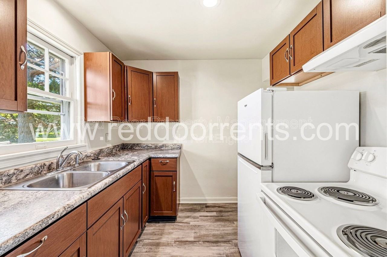 1742 N Whittier Pl - Photo 5 of 21