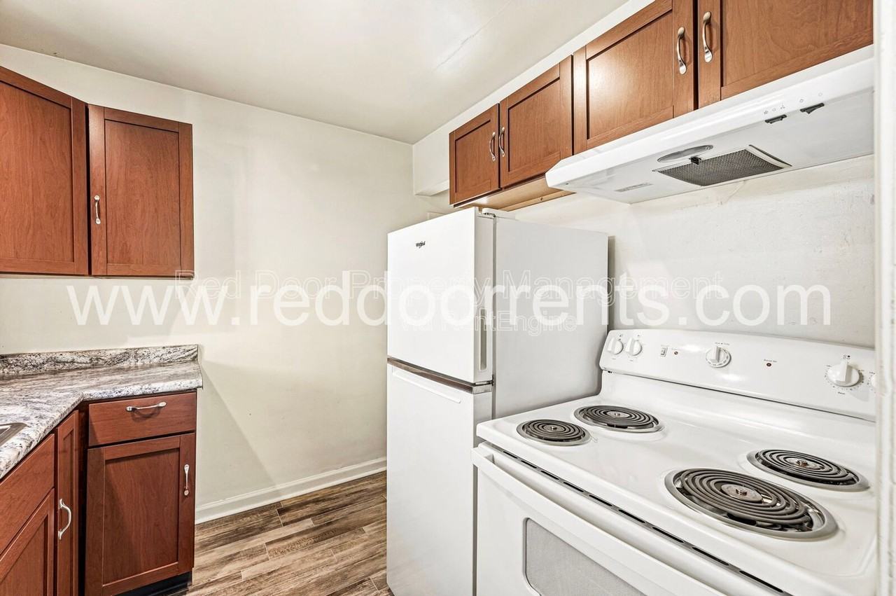 1742 N Whittier Pl - Photo 7 of 21