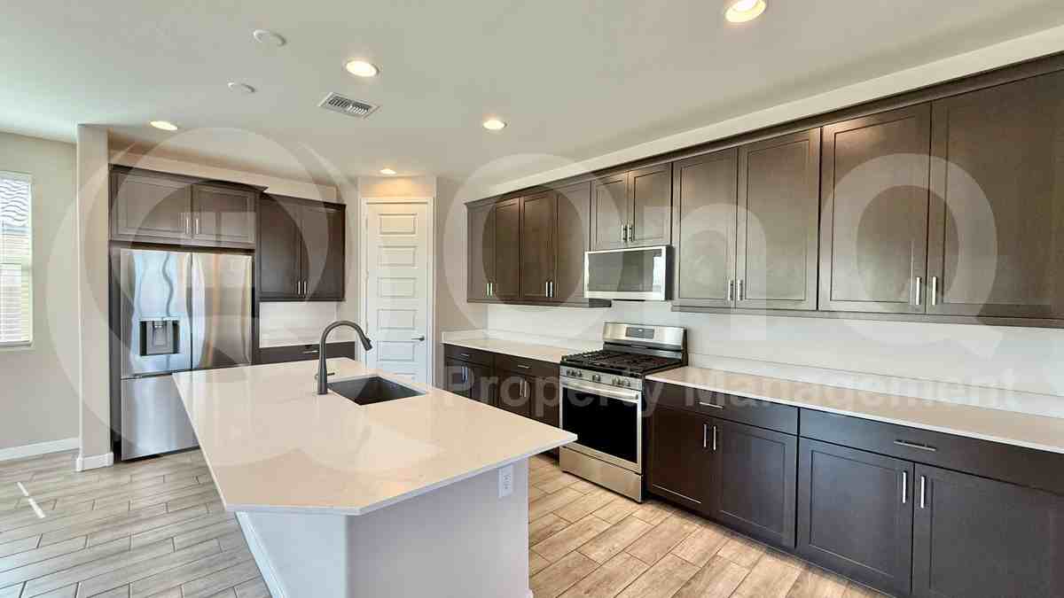 2323 W Grenadine Rd - Photo 2 of 22