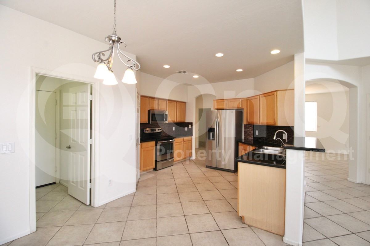 2450 E Darrel Rd - Photo 7 of 34
