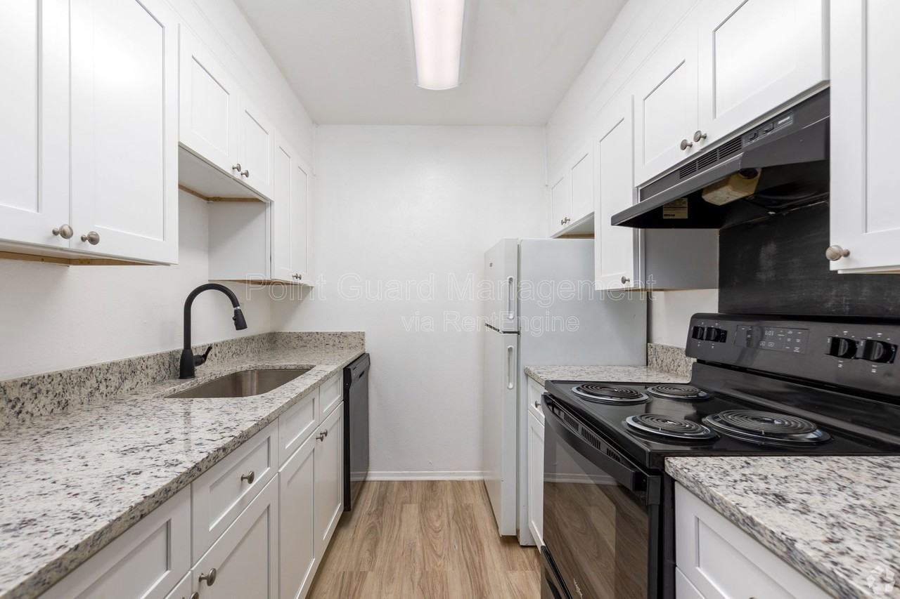 4540 W Kiest Blvd #2017 - Photo 2 of 11