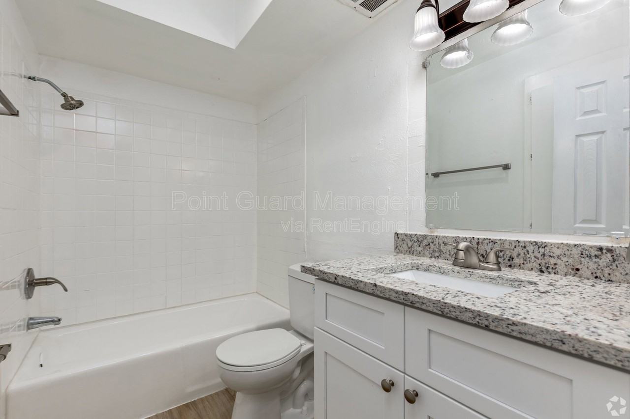 4540 W Kiest Blvd #2017 - Photo 4 of 11