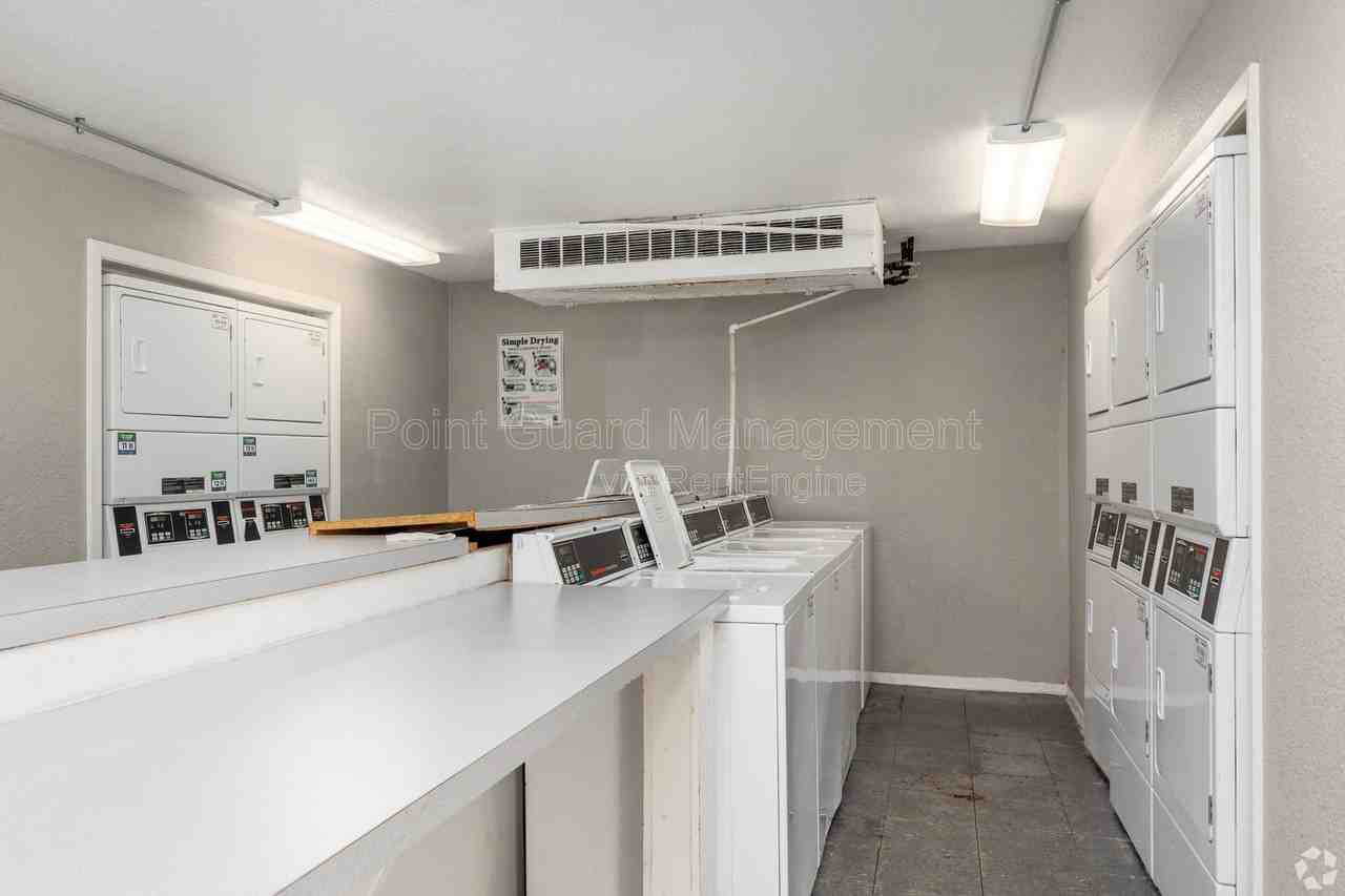 4540 W Kiest Blvd #2017 - Photo 6 of 11