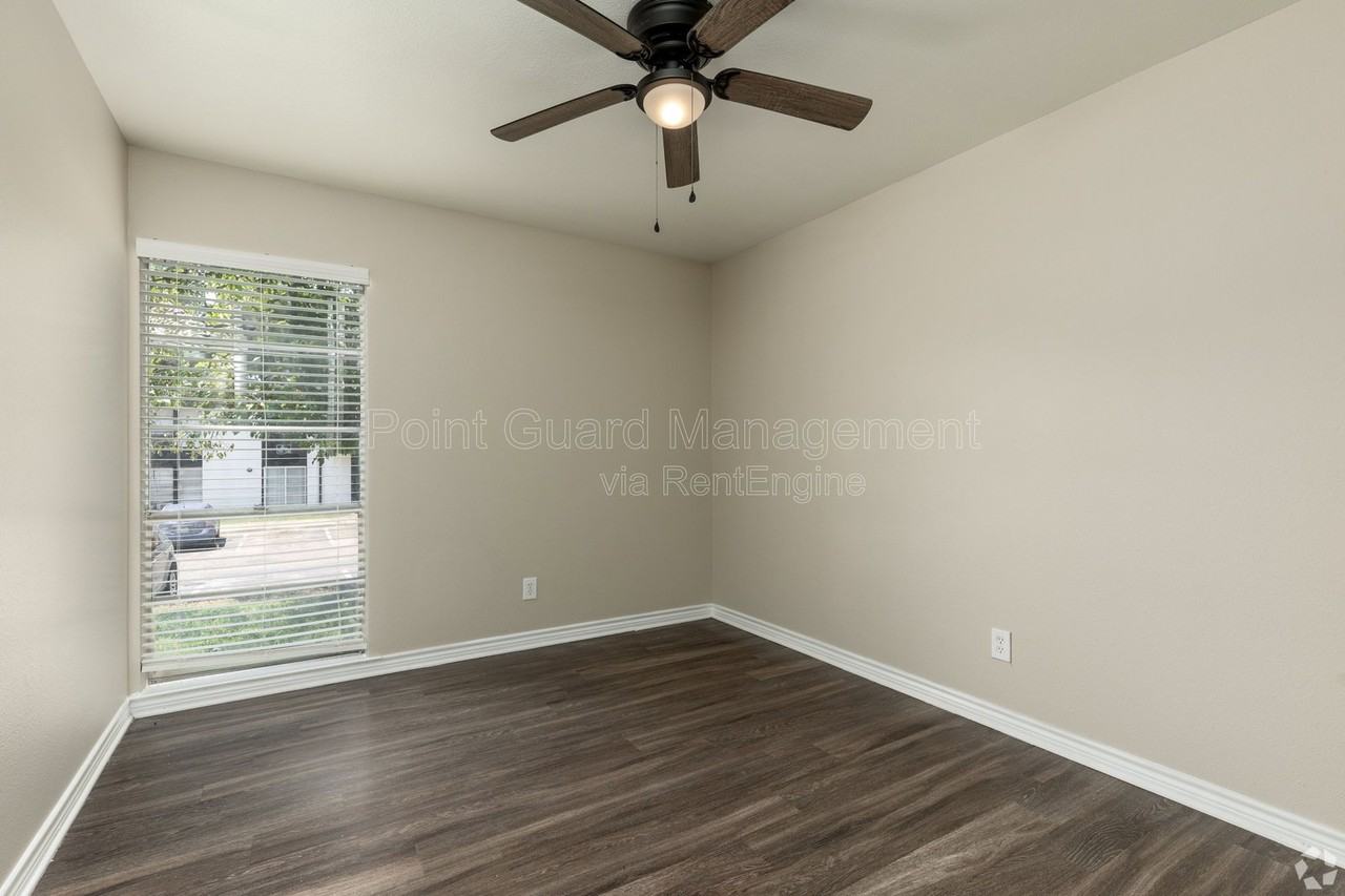 4564 W Kiest Blvd #1062 - Photo 3 of 16